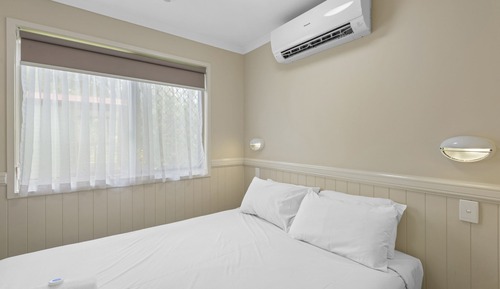 Superior 1 Bedroom Cabin - Sleep 2
