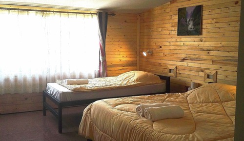 Triple Room, Non Smoking, Private Bathroom