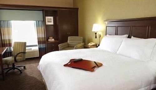 Studio, 1 King Bed, Non Smoking, Kitchenette
