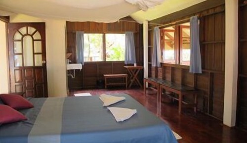 Deluxe Bungalow (Beachfront)