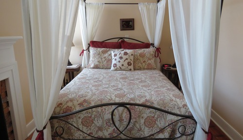 Room (The Northern Spy)