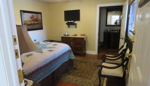 Room (The Longstreet)