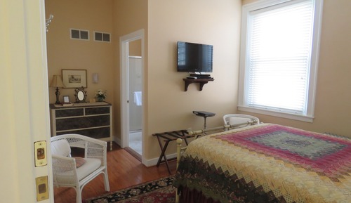 Room (The Southern Spice)