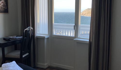 Double Room (Small, 140 cm bed)