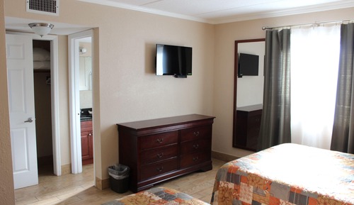 Queen Suite with Two Queen Beds and Gulf View - Ground Floor