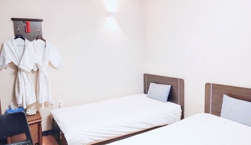 Standard Twin Room, Non Smoking, Mountain View