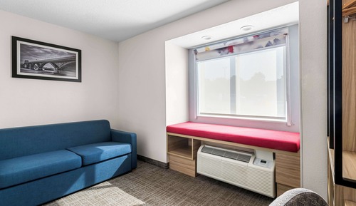 Suite, 2 Queen Beds, Accessible, Bathtub