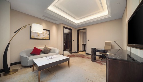 Crown One-Bedroom Suite