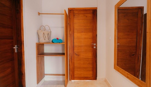 Deluxe Double Room, 1 King Bed, Partial Sea View, Beachfront