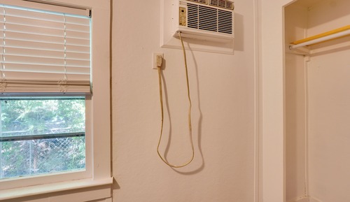 House (1 Bedroom)
