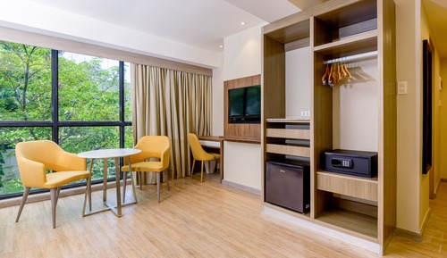 Family Room, 2 Queen Beds, Non Smoking