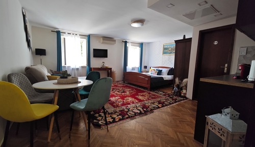 Luxury Studio, City View