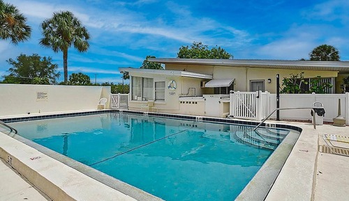 Condo (Pelican Gardens Studio 3 on Lido Key)