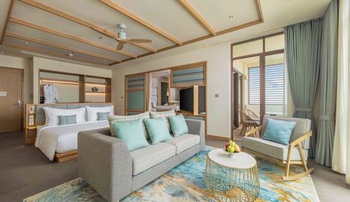 Suite, 1 King Bed, Ocean View