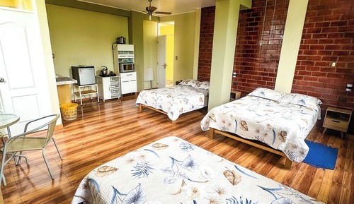 Family Room, Multiple Beds