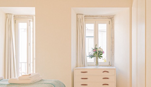 No Beginning, No End Apartment (5C)