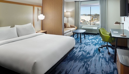Room, 1 King Bed, City View (Mobility Accessible, Tub)