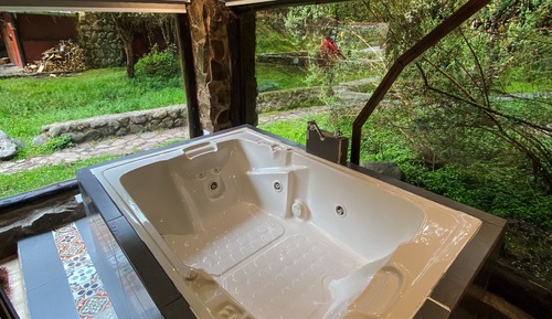 Superior Suite, Hot Tub