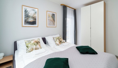 Apartment (2 C)