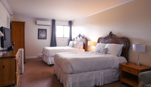 Room 222 Ski in/out