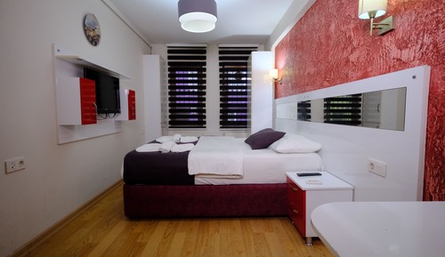 Economy Room