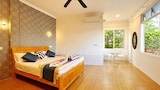 Family Room, Garden View