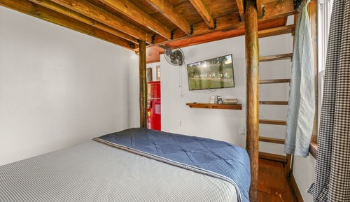 Cabin #1 The Loft