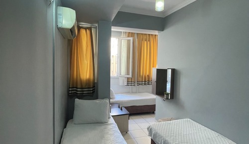 City Triple Room