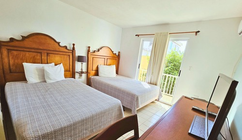 Deluxe Room, 2 Double Beds, Balcony, Garden View