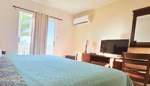 Deluxe Room, 1 King Bed, Balcony, Partial Sea View
