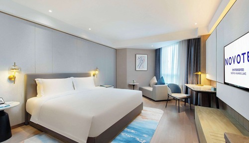 Superior Room, 1 King Bed