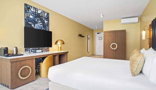 Deluxe Room, 1 King Bed