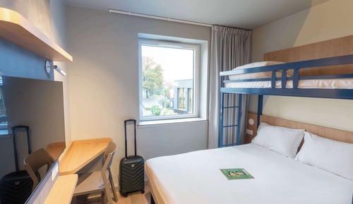 Triple Room, Multiple Beds