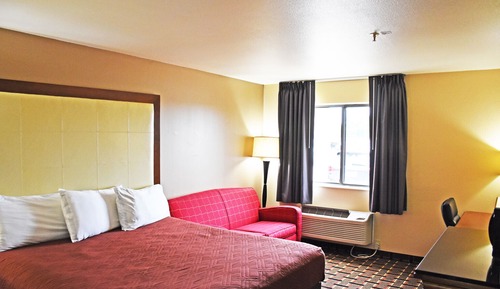 Senior Room, 1 King Bed with Sofa bed, Accessible