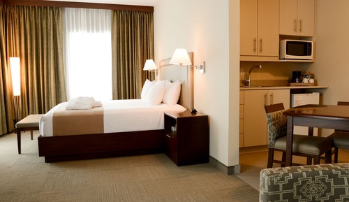 Comfort Room, 1 King Bed with Sofa bed, Kitchenette
