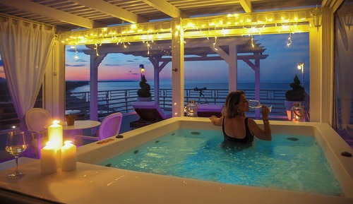 Master Sky Suite Sea View with Sauna, Table Fireplace & Outdoor Jetted Tub