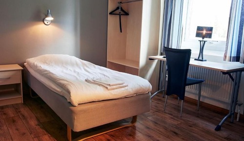 Single Room, Shared Bathroom