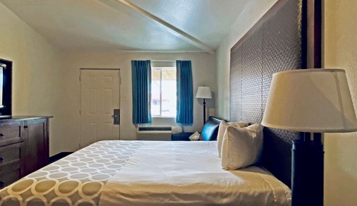 Standard Room, 1 King Bed, Non Smoking