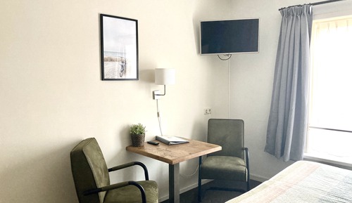 Studio (Small)