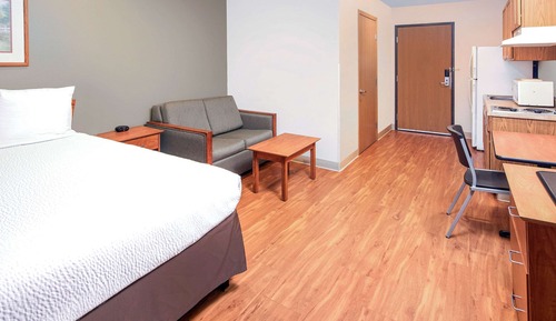 Standard Room, 1 Queen Bed, Non Smoking (Sofa)