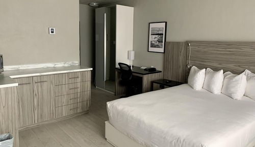 Suite, 1 Queen Bed, Sea View