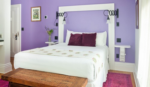 202 - Violet Queen Room