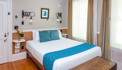 102 - Blue Peacock Room