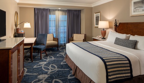 Deluxe Room, 1 King Bed, Courtyard View