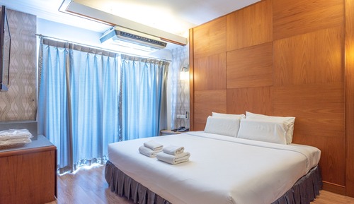 Honeymoon Room