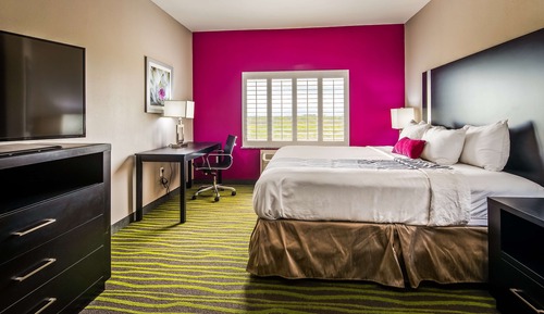 Standard Room, 1 King Bed, Non Smoking, Refrigerator & Microwave