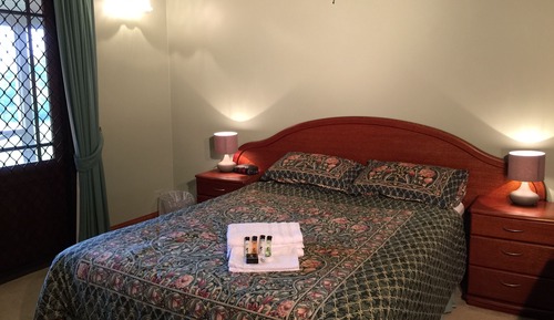 Deluxe Queen Room with Pool View