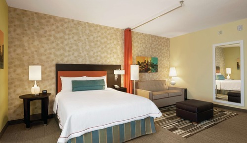 Studio, 1 Queen Bed, Non Smoking (Bathtub Accessible)
