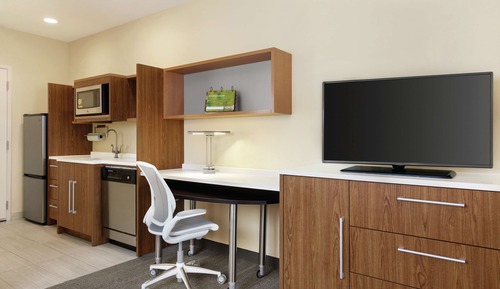 Studio, 1 King Bed, Non Smoking (Hearing Accessible)