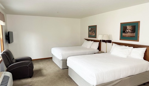 Classic Room, 2 Queen Beds, Accessible